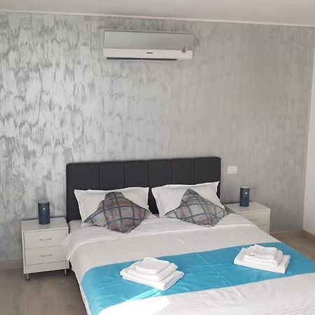 Water Lily Apartment - Self Check-In Gran Varadino Esterno foto