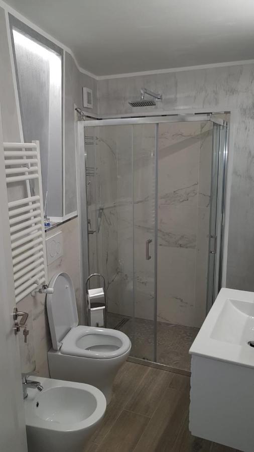 Water Lily Apartment - Self Check-In Gran Varadino Esterno foto