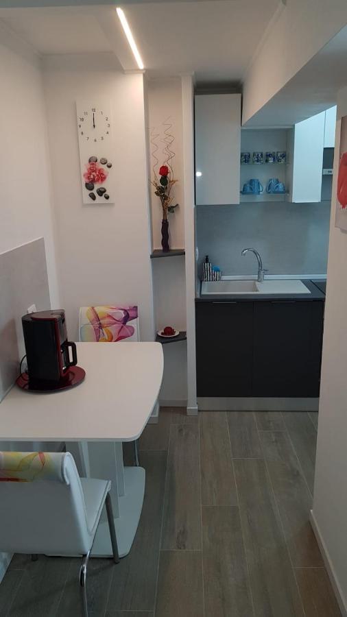 Water Lily Apartment - Self Check-In Gran Varadino Esterno foto