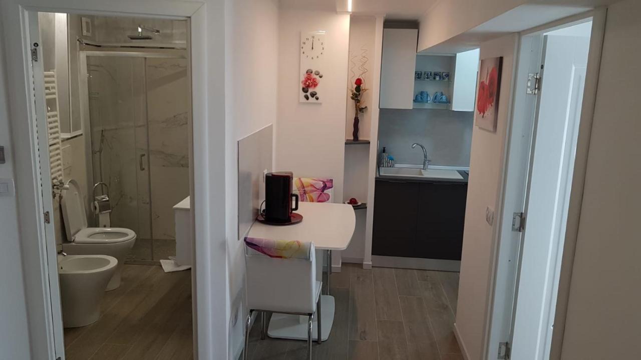 Water Lily Apartment - Self Check-In Gran Varadino Esterno foto