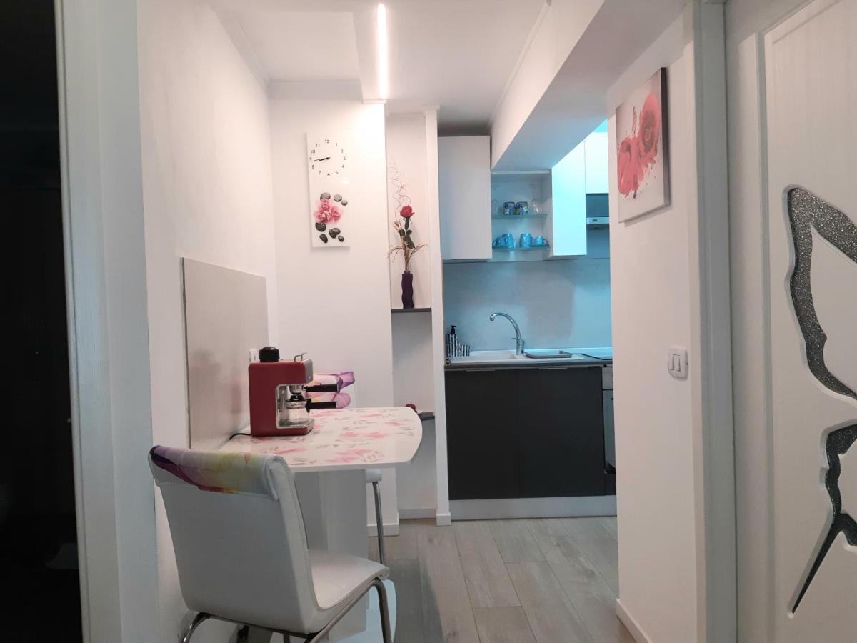 Water Lily Apartment - Self Check-In Gran Varadino Esterno foto